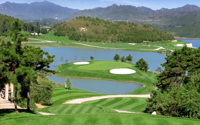 Photo by ping lee on Unsplash — representative image for Van Nuys Recreation Center