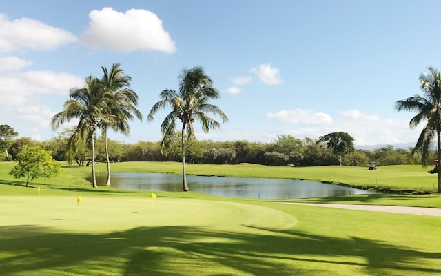 Photo by Jura on Unsplash — representative image for Wisconsin Indoor Golf Center