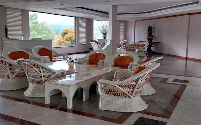 Photo by Edwin Petrus on Unsplash — representative image for Baymont Inn & Suites Beckley