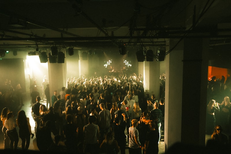 Photo by Laszlo Barta on Unsplash — representative image for Playa Azul Night Club Temple, Tx