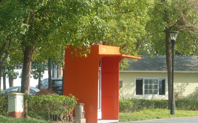 Photo by Yanhao Fang on Unsplash — representative image for Emerald Glen Park — Dublin