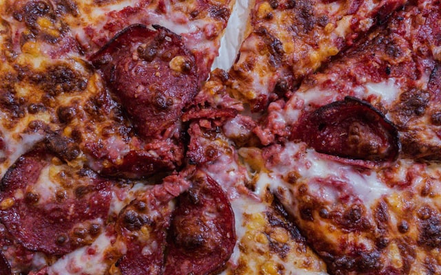 Photo by Foad Roshan on Unsplash β representative image for Mia and Pias Pizzeria/Brewhouse