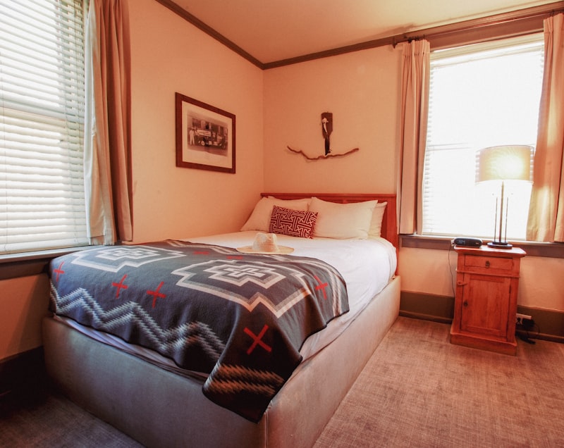 Photo by Scott Elkins on Unsplash — representative image for Beverly Hot Springs