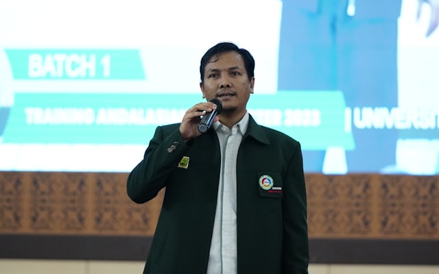 Photo by Hasdi Putra on Unsplash — representative image for Teen Toastmasters