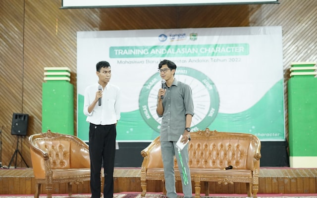 Photo by Herlambang Tinasih Gusti on Unsplash — representative image for Witte Lectures: Annie Griffiths