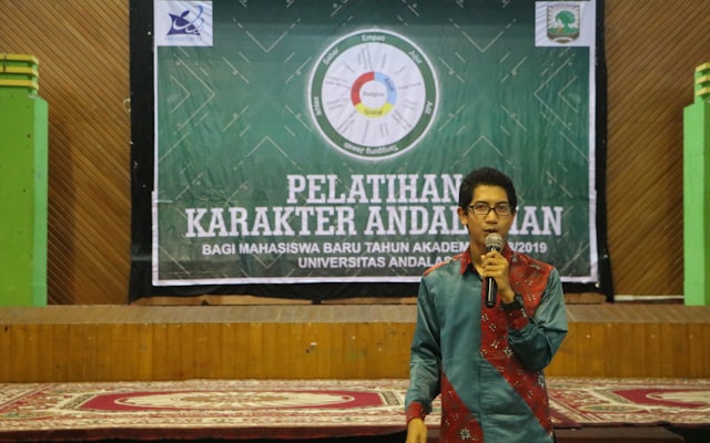 Photo by Herlambang Tinasih Gusti on Unsplash — representative image for Delphian Study Club Lecture Series: A Study in Documentary Film