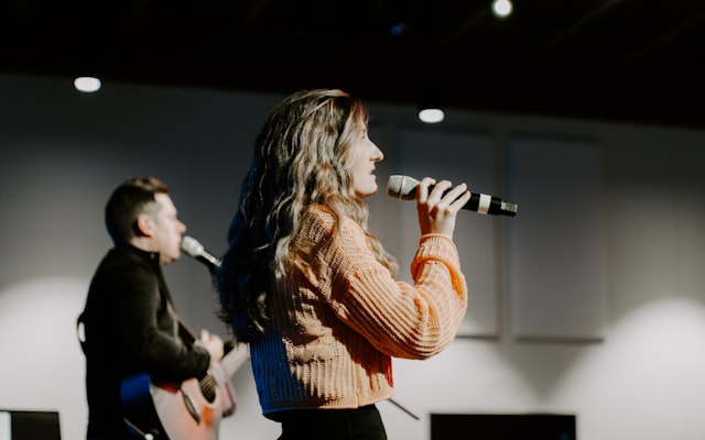 Photo by Andrej Lisakov on Unsplash — representative image for Little Readers Book Club!